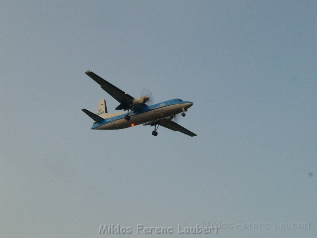 Warten auf den Airbus 380 Koeln Bonn P234.JPG
